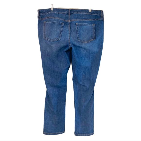 Torrid Women's Jeans Straight Leg Medium Blue Mid Rise Medium Wash Plus Size 22 - Picture 2 of 7